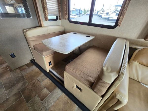 2016 Thor Motor Coach Hurricane 31S - Image 27