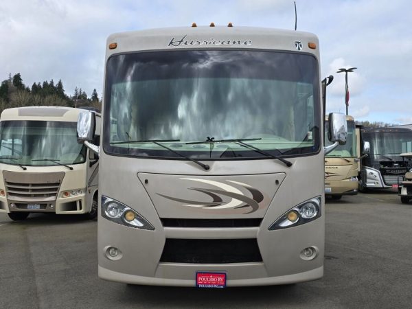 2016 Thor Motor Coach Hurricane 31S - Image 4