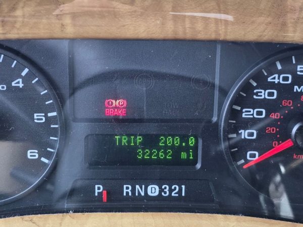 2016 Thor Motor Coach Hurricane 31S - Image 36