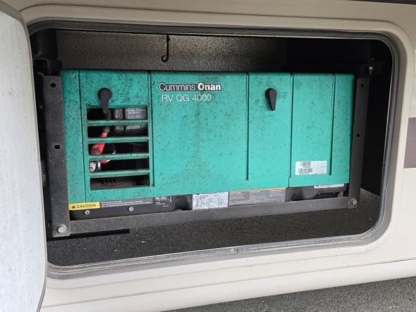 2016 Thor Motor Coach Hurricane 31S - Image 8