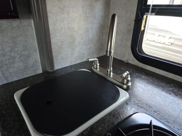 2016 Winnebago Winnie Drop 170S - Image 13