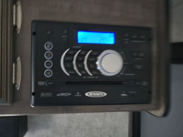 2016 Winnebago Winnie Drop 170S - Image 16