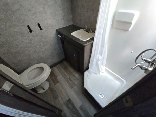 2016 Winnebago Winnie Drop 170S - Image 17