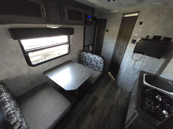 2016 Winnebago Winnie Drop 170S - Image 9