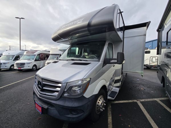 2017 Forest River Sunseeker 2400W MBS - Image 12