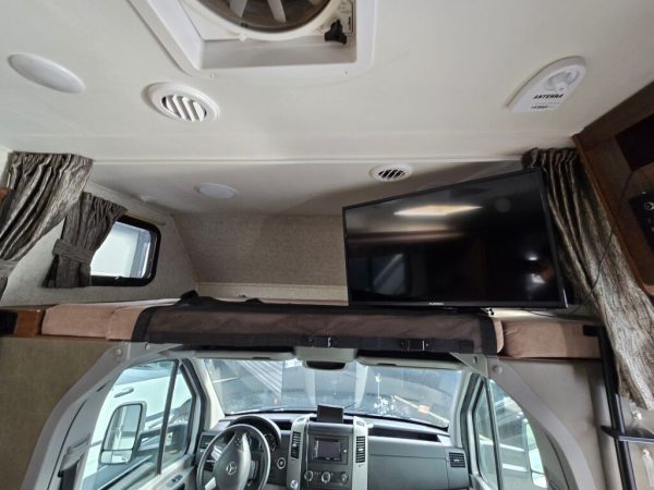 2017 Forest River Sunseeker 2400W MBS - Image 6