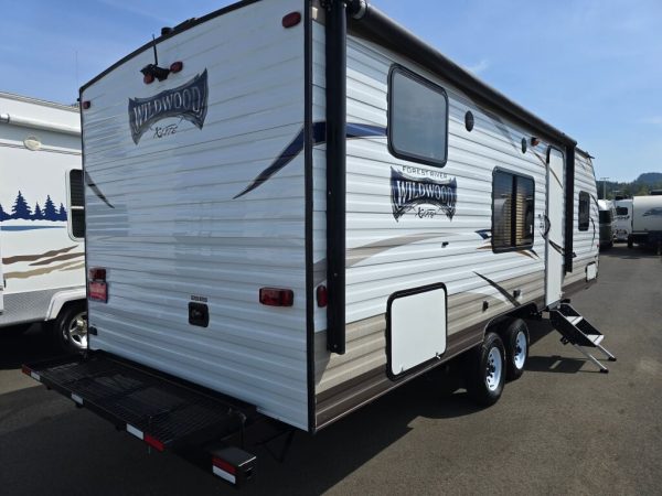 2017 Forest River Wildwood X-Lite 261BHXL - Image 7