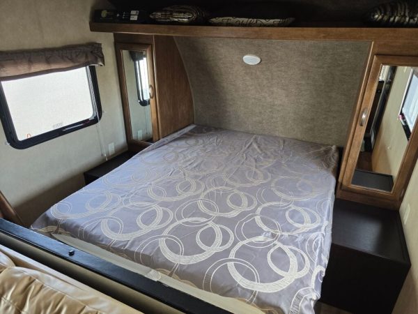 2017 Forest River Wildwood X-Lite 261BHXL - Image 9