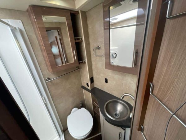 2017 Itasca Navion 24V - Image 11
