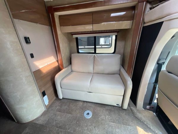 2017 Itasca Navion 24V - Image 6