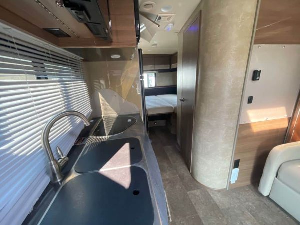2017 Itasca Navion 24V - Image 7