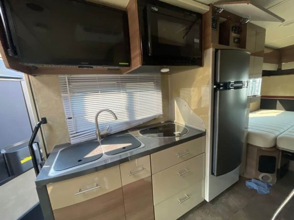 2017 Itasca Navion 24V - Image 9