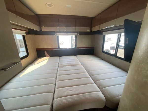 2017 Itasca Navion 24V - Image 10