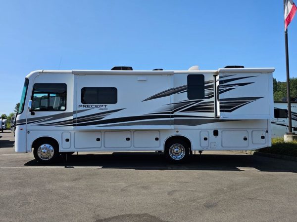 2017 Jayco Precept 31UL - Image 2