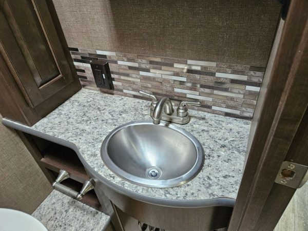 2017 Thor Motor Coach Hurricane 31S - Image 20