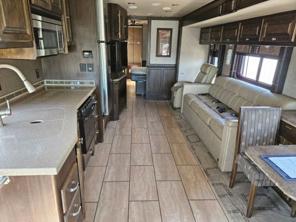 2017 Tiffin Motorhomes Allegro 36LA - Image 11