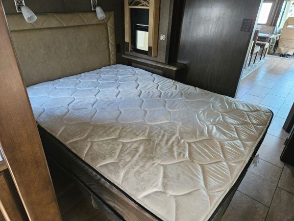2017 Tiffin Motorhomes Allegro 36LA - Image 16