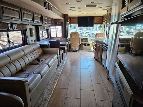 2017 Tiffin Motorhomes Allegro 36LA - Image 17