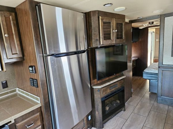 2017 Tiffin Motorhomes Allegro 36LA - Image 19