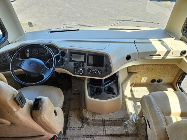 2017 Tiffin Motorhomes Allegro 36LA - Image 9