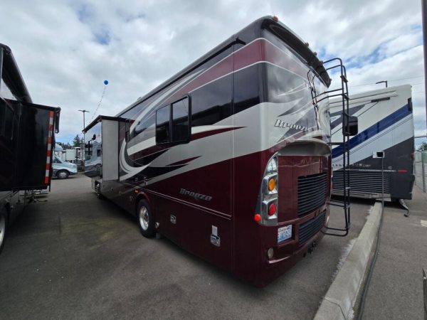 2017 Tiffin Motorhomes Allegro Breeze 32BR - Image 4