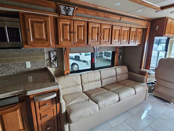 2017 Tiffin Motorhomes Phaeton 36GH - Image 22