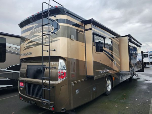2017 Tiffin Motorhomes Phaeton 36GH - Image 4