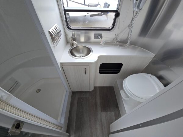 2018 Airstream Bambi Sport 22FB - Image 19