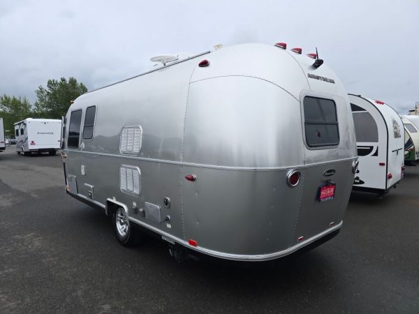 2018 Airstream Bambi Sport 22FB - Image 5
