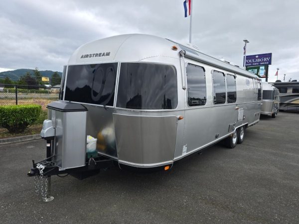 2018 Airstream Classic 30RB TWIN - Image 3
