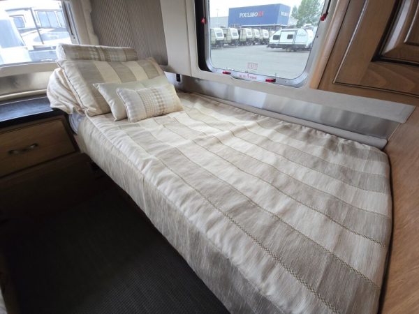 2018 Airstream Classic 30RB TWIN - Image 26