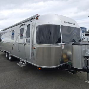 2018 Airstream Classic 30RB TWIN