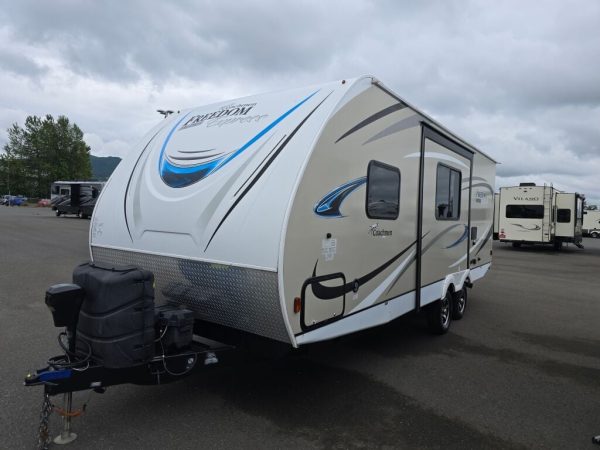 2018 Coachmen Freedom Express Deep Slide 231RBDS - Image 3