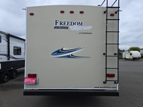 2018 Coachmen Freedom Express Deep Slide 231RBDS - Image 5