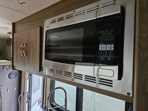 2018 Dynamax Isata 3 Series 24FW - Image 12