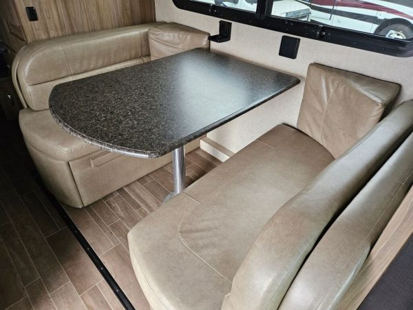2018 Dynamax Isata 3 Series 24FW - Image 15
