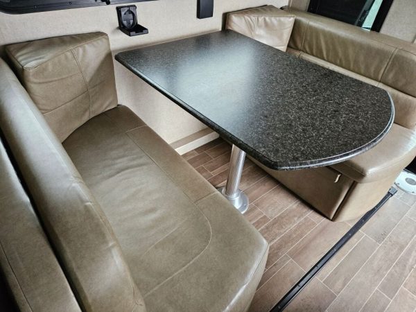 2018 Dynamax Isata 3 Series 24FW - Image 9