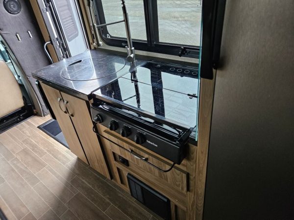 2018 Dynamax Isata 3 Series 24FW - Image 10