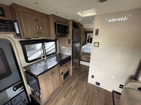 2018 Dynamax Isata 3 Series 24RWM - Image 19
