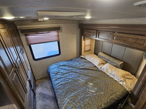 2018 Forest River Georgetown 3 Series GT3 30X3 - Image 27