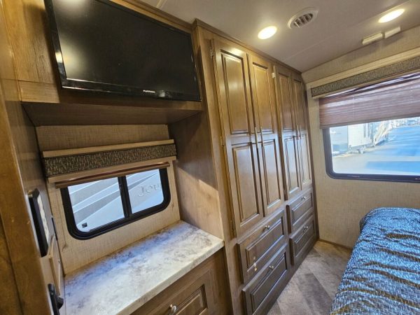 2018 Forest River Georgetown 3 Series GT3 30X3 - Image 28