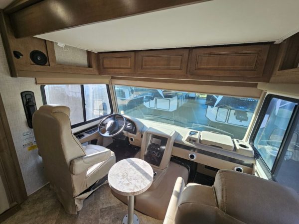 2018 Forest River Georgetown 3 Series GT3 30X3 - Image 7