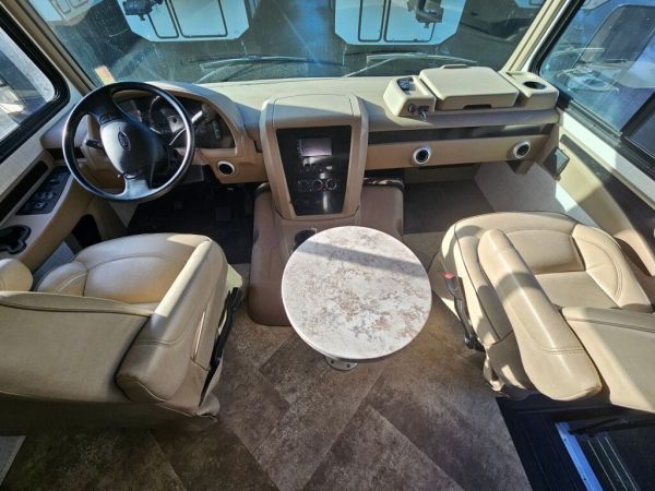 2018 Forest River Georgetown 3 Series GT3 30X3 - Image 8