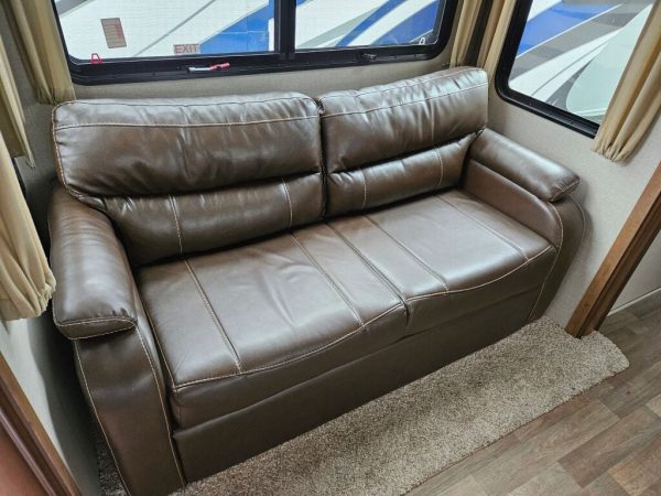 2018 Keystone Montana 3820FK - Image 12
