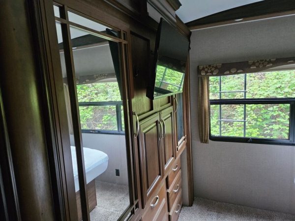 2018 Keystone Montana 3820FK - Image 14