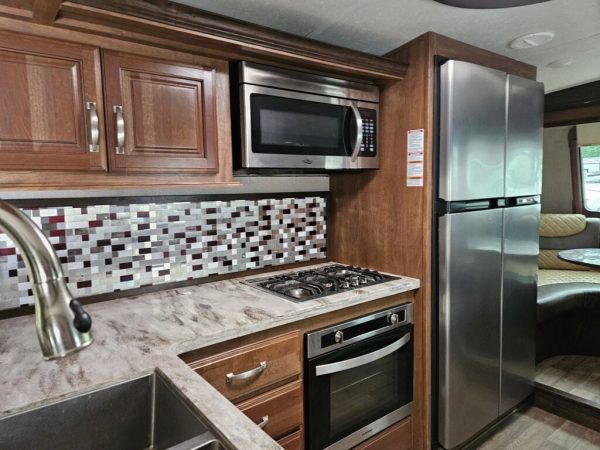 2018 Keystone Montana 3820FK - Image 18