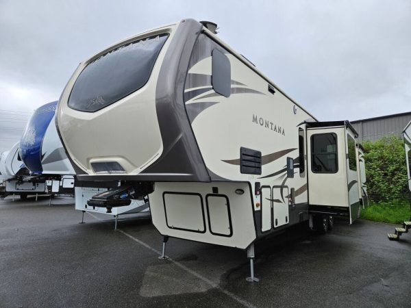 2018 Keystone Montana 3820FK - Image 3
