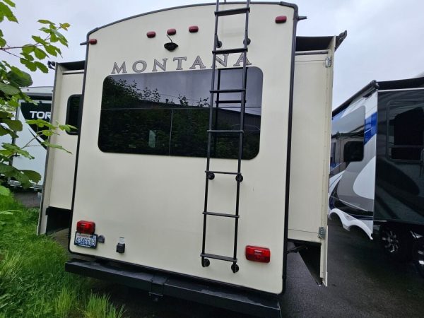 2018 Keystone Montana 3820FK - Image 4
