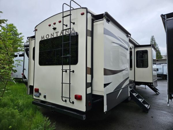 2018 Keystone Montana 3820FK - Image 5