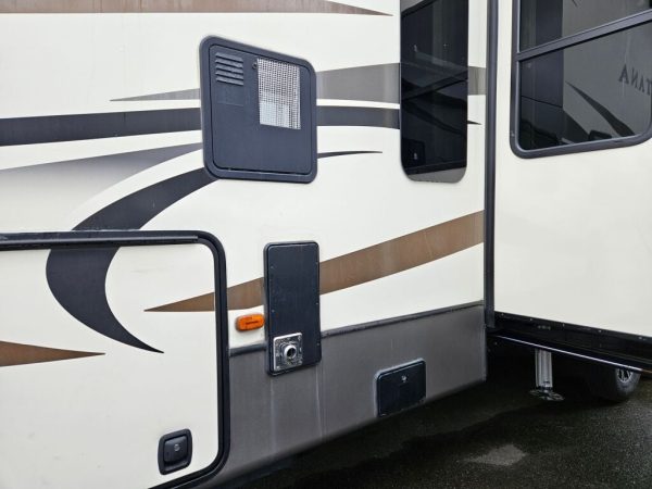 2018 Keystone Montana 3820FK - Image 7